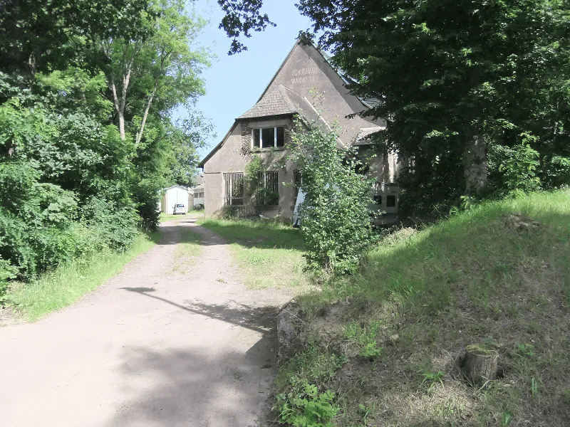 Zufahrt zum Schulhaus